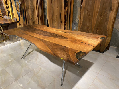 Walnut Table Btc 1067