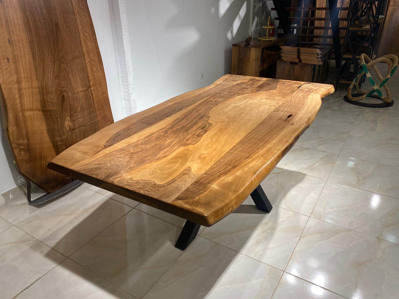 Walnut Table Btc 1082