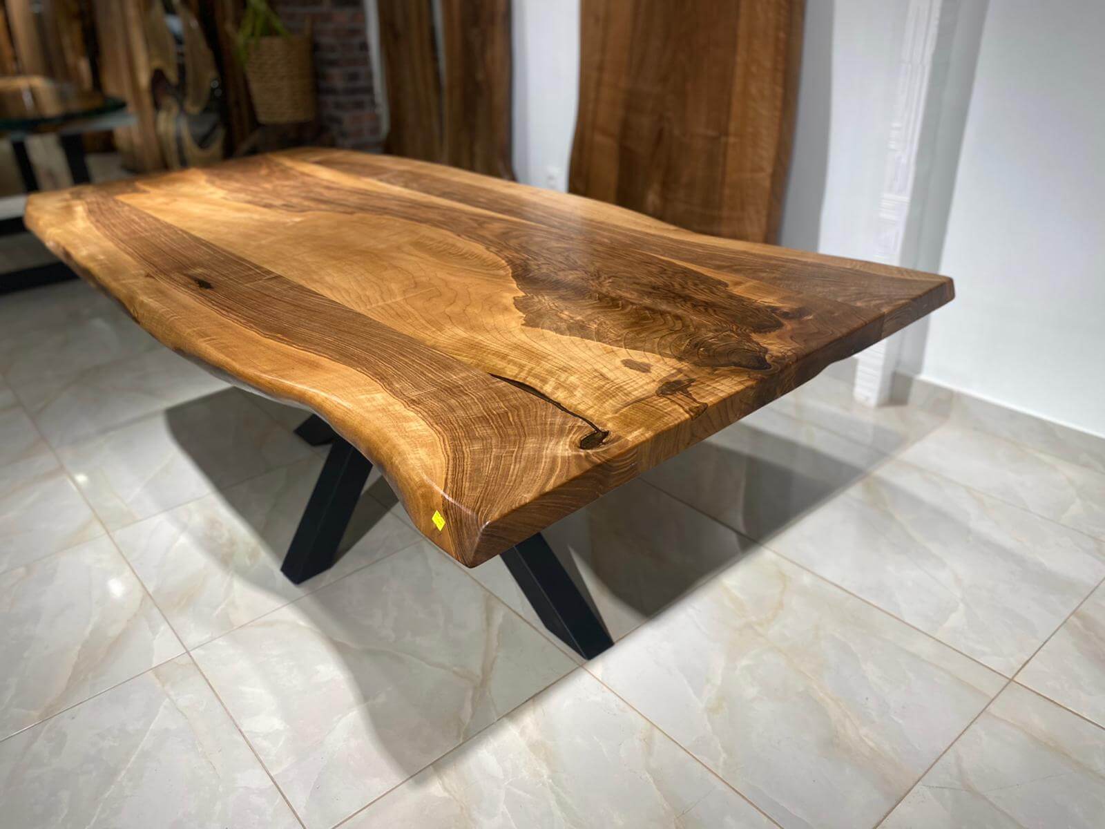 Walnut Table Btc 1082