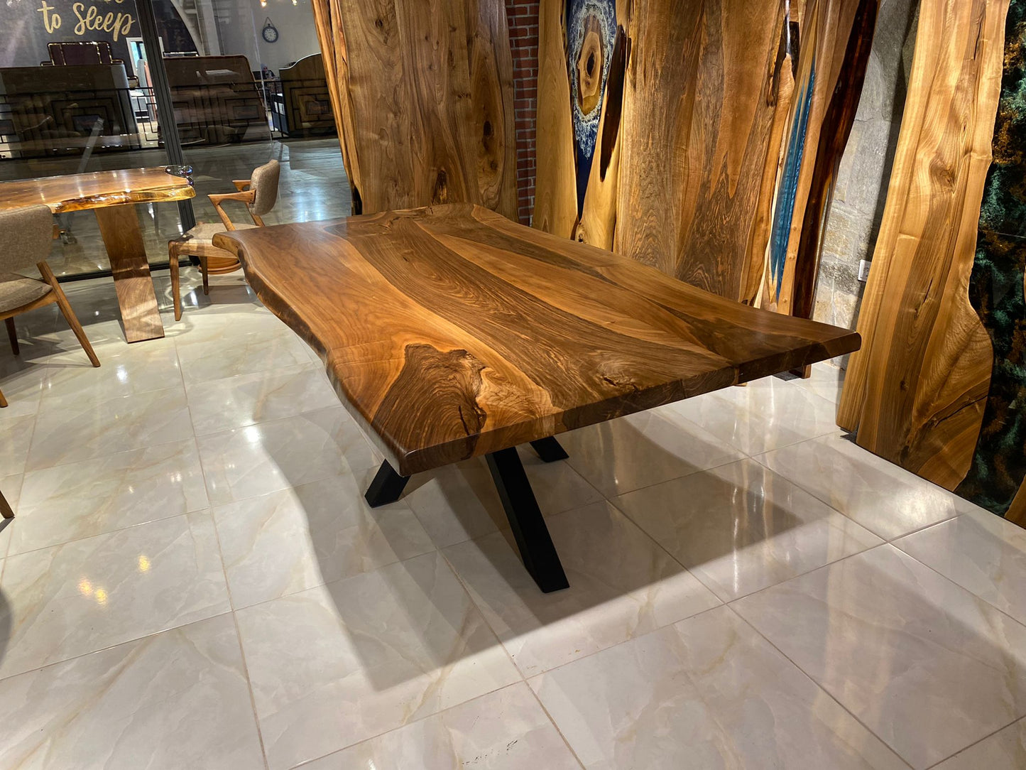 Walnut Table Btc 1085