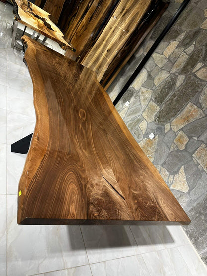 Walnut Table Btc 1096