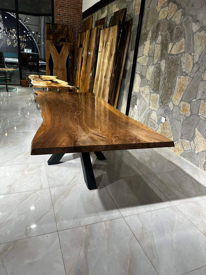 Walnut Table Btc 1096