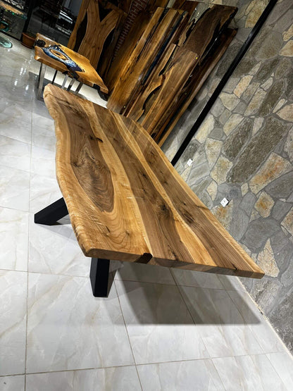 Walnut Table Btc 1097