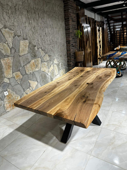 Walnut Table Btc 1097