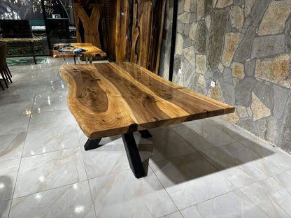 Walnut Table Btc 1097