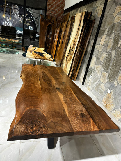 Walnut Table Btc 1098