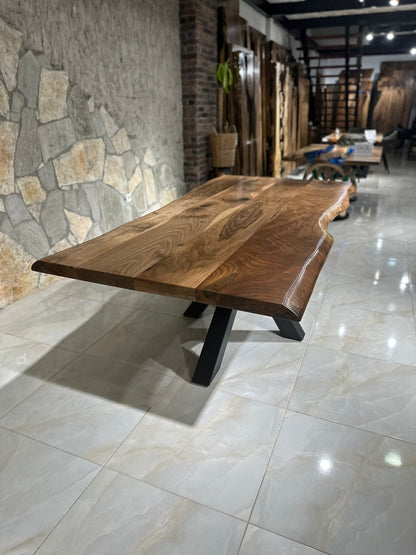 Walnut Table Btc 1098