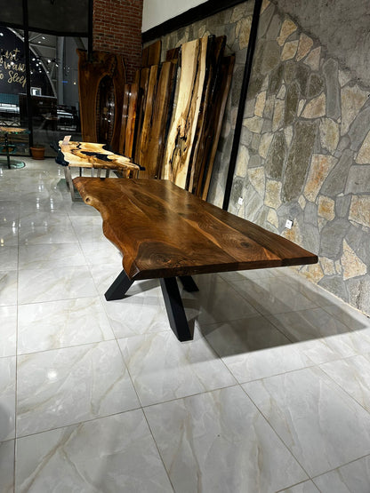 Walnut Table Btc 1098