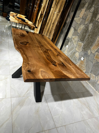 Walnut Table Btc 1102