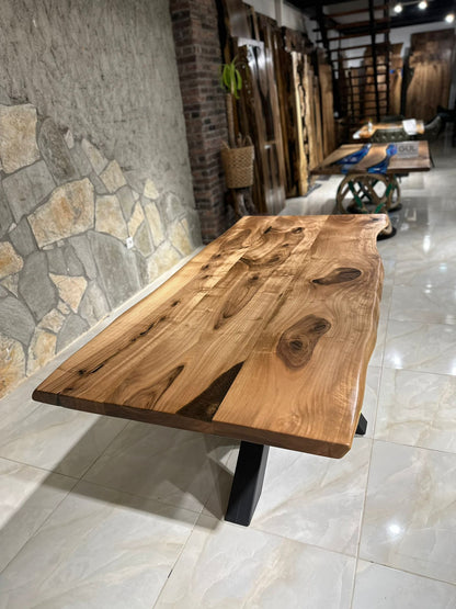 Walnut Table Btc 1102