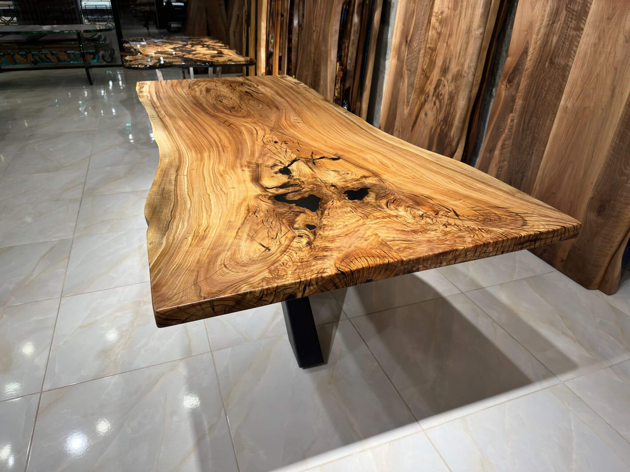 Walnut Table Btc 1116 – Gul Natural