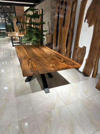 Walnut Table Btc 1123