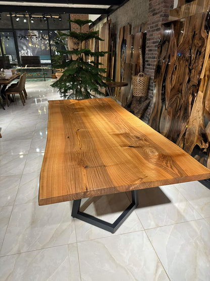 Walnut Table Btc 1127