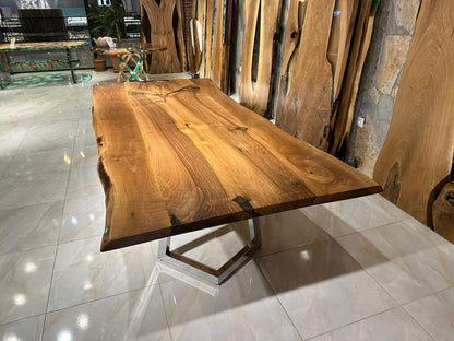 Walnut Table Btc 1131