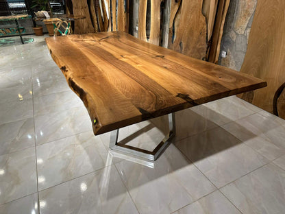 Walnut Table Btc 1131