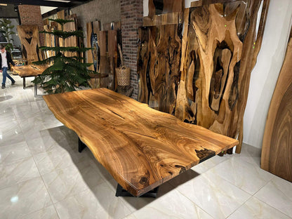 Walnut Table Btc 1132