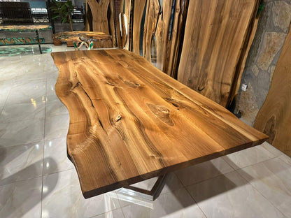 Walnut Table Btc 1135