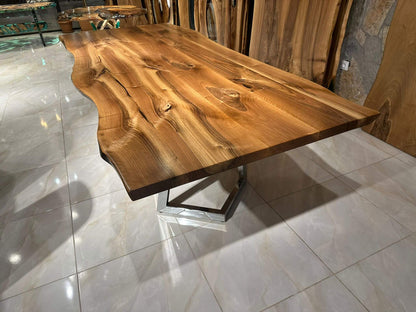 Walnut Table Btc 1135