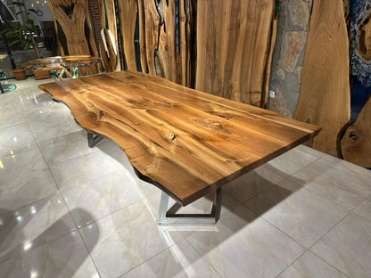 Walnut Table Btc 1135