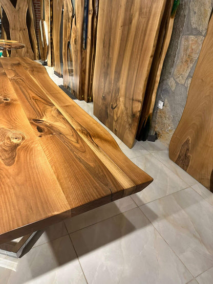 Walnut Table Btc 1135