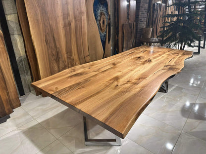 Walnut Table Btc 1135