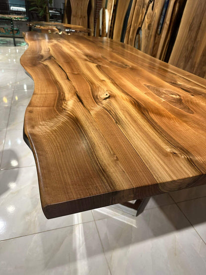 Walnut Table Btc 1135