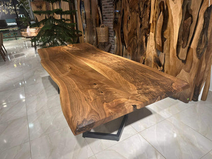 Walnut Table Btc 1137