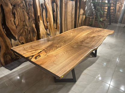 Walnut Table Btc 1137