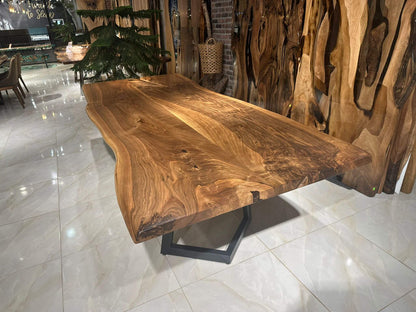 Walnut Table Btc 1137