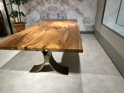 Walnut Table Btc 1144