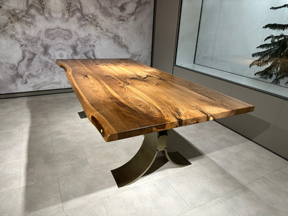 Walnut Table Btc 1144