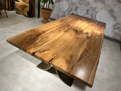 Walnut Table Btc 1144