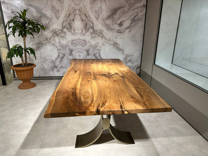 Walnut Table Btc 1144