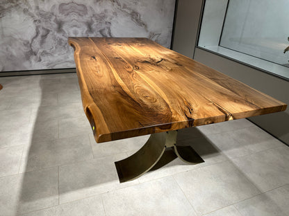 Walnut Table Btc 1144