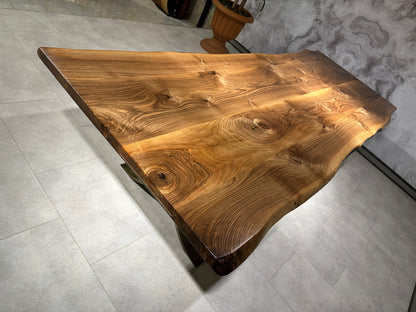 Walnut Table Btc 1151