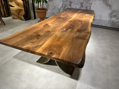 Walnut Table Btc 1151