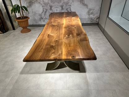 Walnut Table Btc 1151