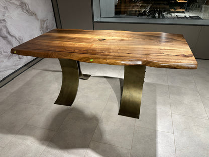 Walnut Table Btc 1152