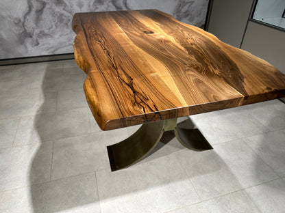 Walnut Table Btc 1152