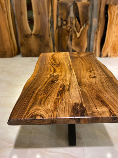 Walnut Table Btc 1155