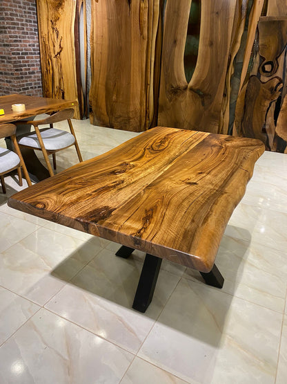 Walnut Table Btc 1155