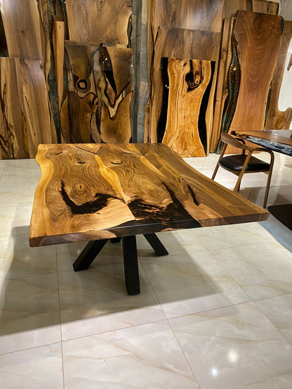 Walnut Table Btc 1157