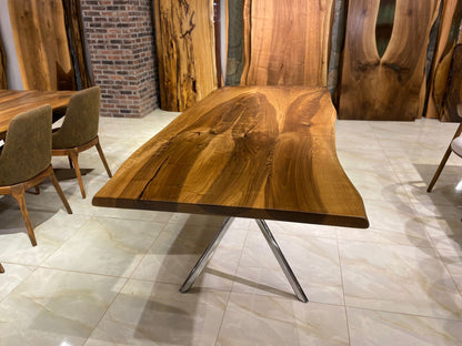 Walnut Table Btc 1158