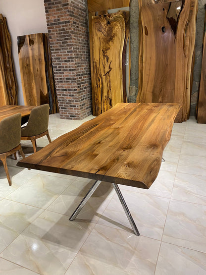 Walnut Table Btc 1159