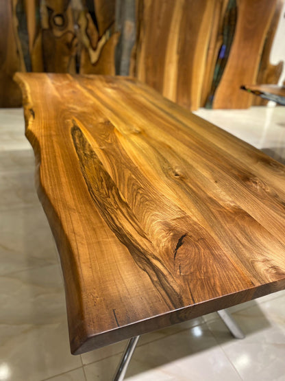 Walnut Table Btc 1159