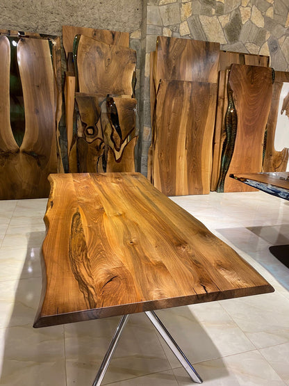 Walnut Table Btc 1159