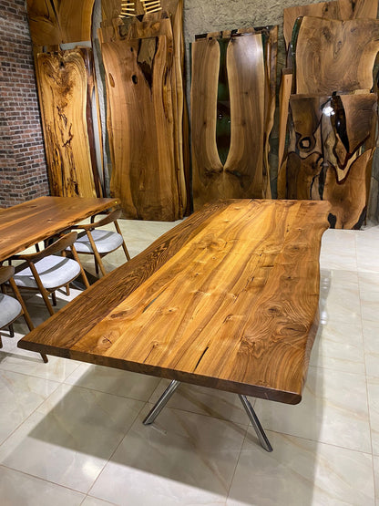 Walnut Table Btc 1160