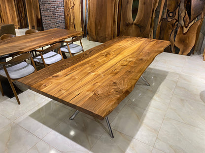 Walnut Table Btc 1160