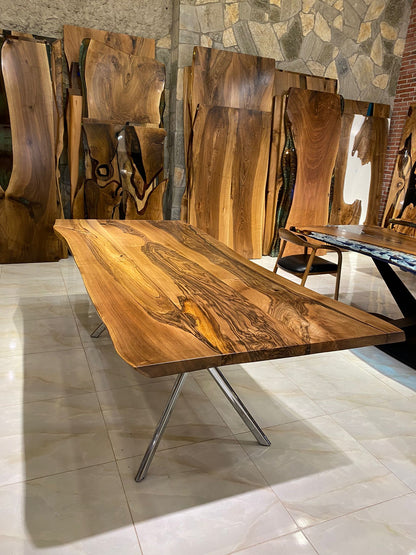 Walnut Table Btc 1161