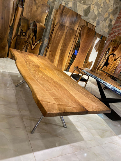 Walnut Table Btc 1162